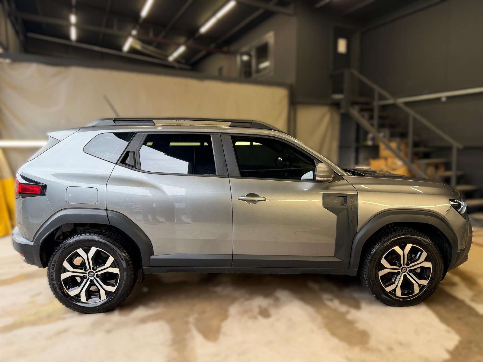 RENAULT DUSTER 23